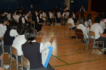 生徒たちが真剣に考え、話し合う授業 杉並区立和田中の「よのなか科NEXT」