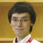外国語学部 教授<br>千葉 庄寿 先生<br>研究分野は情報科学と言語学。情報FD センターのセンター長として、教員の指導力向上に取り組んでいる。