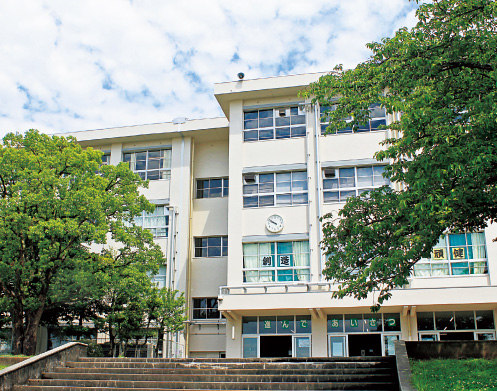 春日井市立高森台中学校